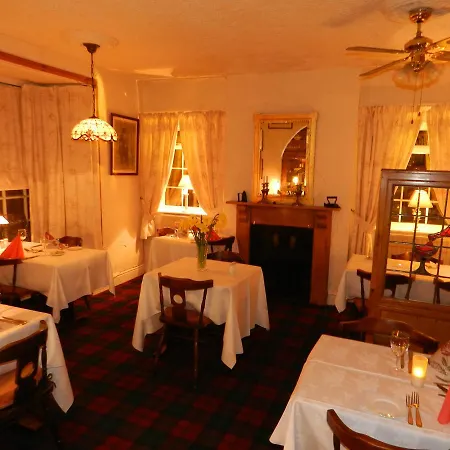 Studio Restaurant & 3*